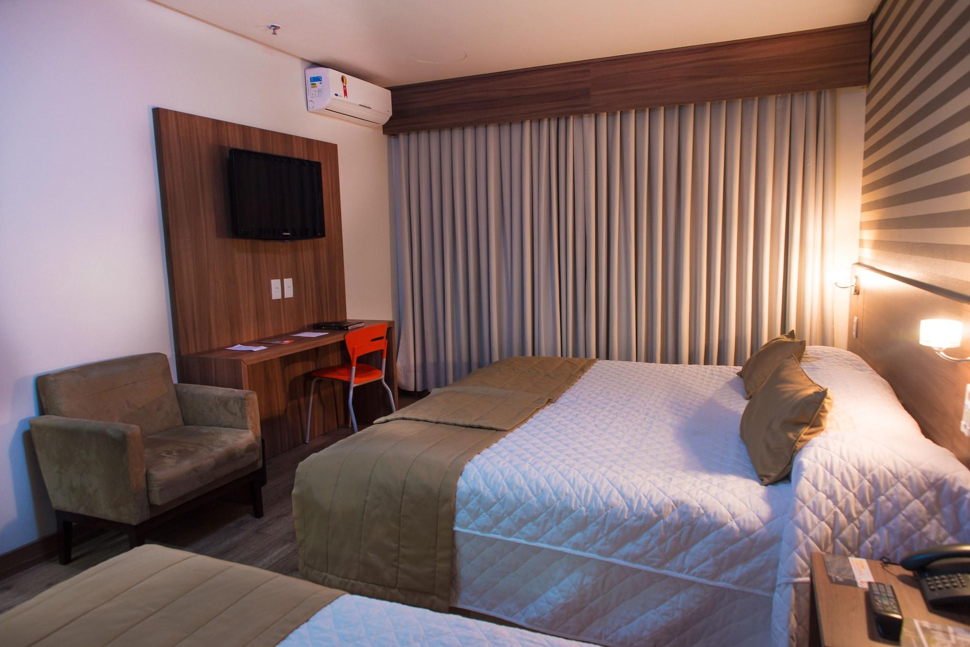 Hotel Continental Business - 200 Metros Do Complexo Hospitalar Santa Casa 3*