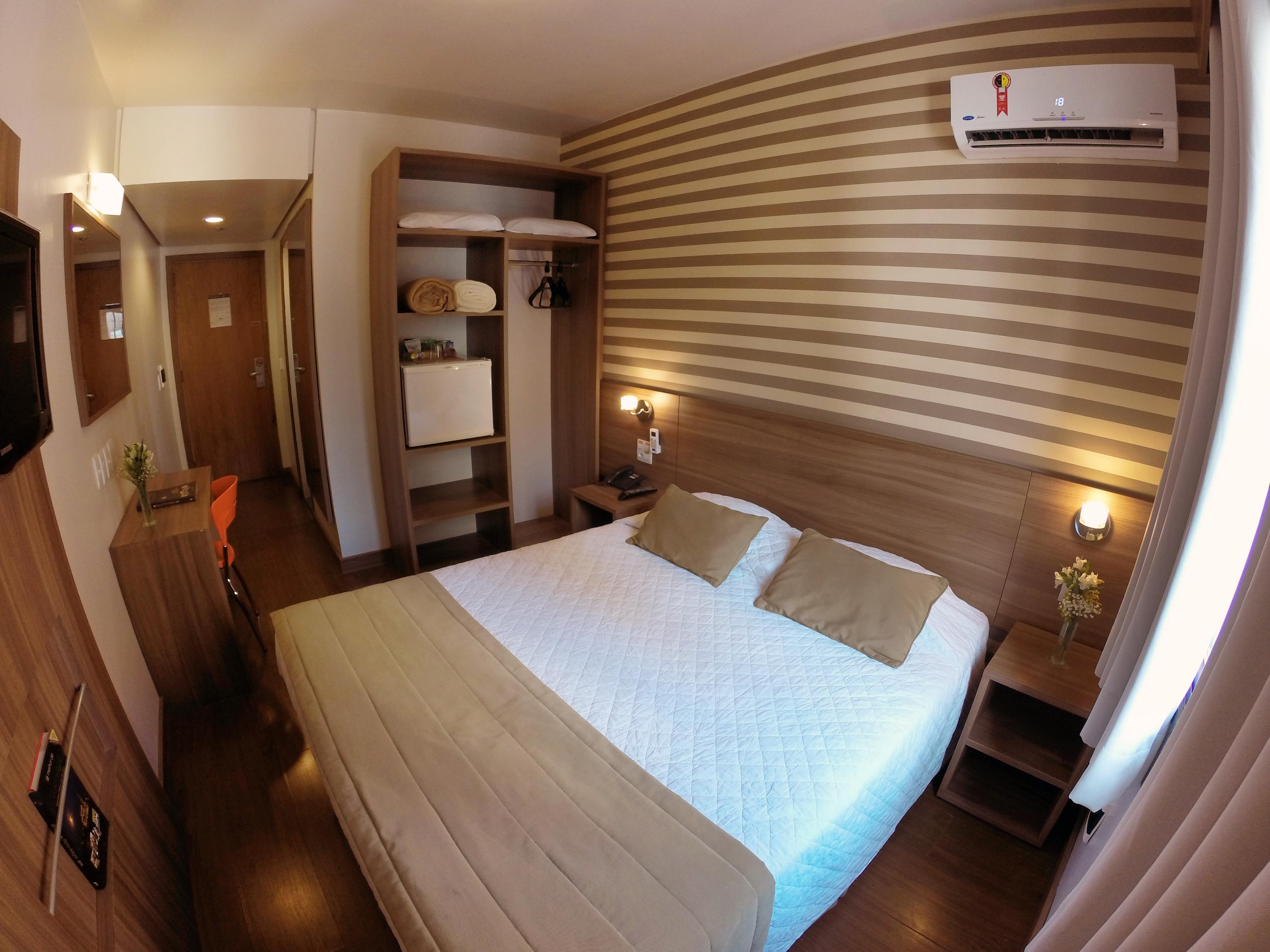 Continental Business - 200 Metros Do Complexo Hospitalar Santa Casa Hotel Porto Alegre