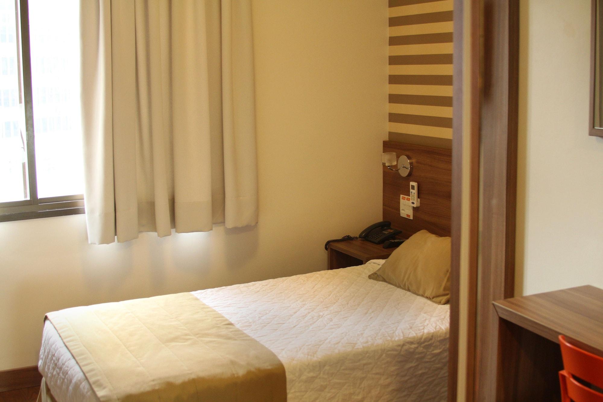 Continental Business - 200 Metros Do Complexo Hospitalar Santa Casa Hotel